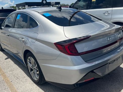Used 2021 Hyundai Sonata SEL FWD image 2