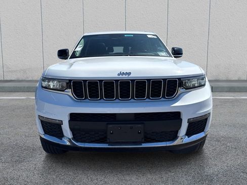 Used 2022 Jeep Grand Cherokee L Limited AWD/4WD image 2