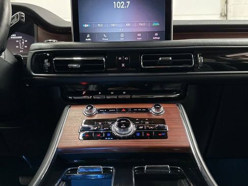Used 2023 Lincoln Aviator Reserve w/ Equipment Group 201A AWD/4WD image 22