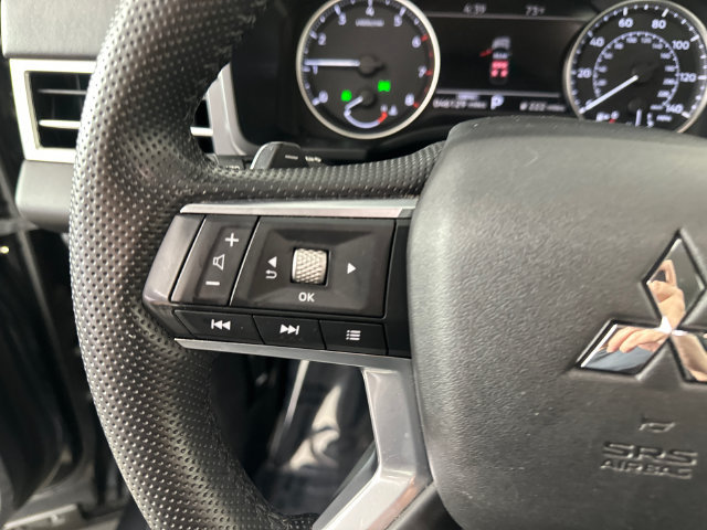 Used 2025 Mitsubishi Outlander SE AWD/4WD image 15