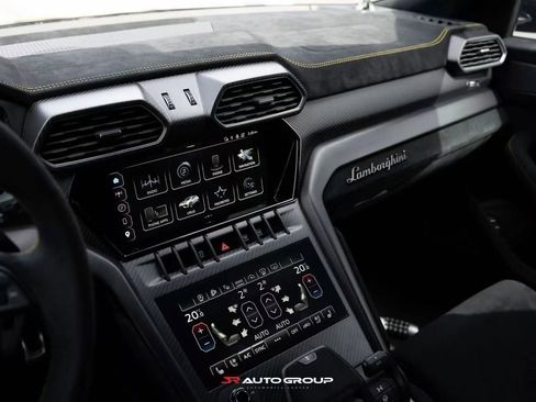 Used 2023 Lamborghini Urus Performante AWD/4WD image 27