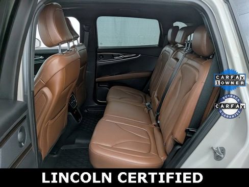 Certified 2022 Lincoln Nautilus Reserve w/ Equipment Group 201A image 18