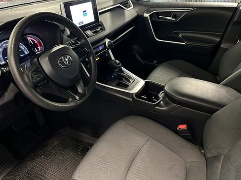 Certified 2025 Toyota RAV4 XLE FWD image 12