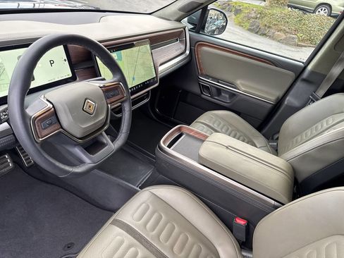 Used 2023 Rivian R1S Adventure image 43