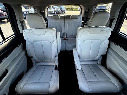 Used 2021 Jeep Grand Cherokee L Overland w/ Luxury Tech Group IV image 29