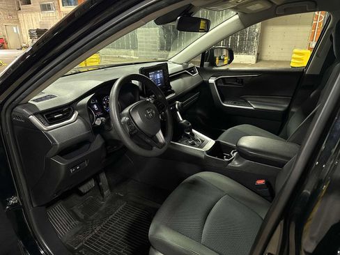 Certified 2022 Toyota RAV4 LE AWD/4WD image 27