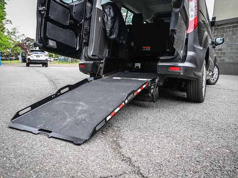 Used 2023 Ford Transit Connect XL FWD image 16