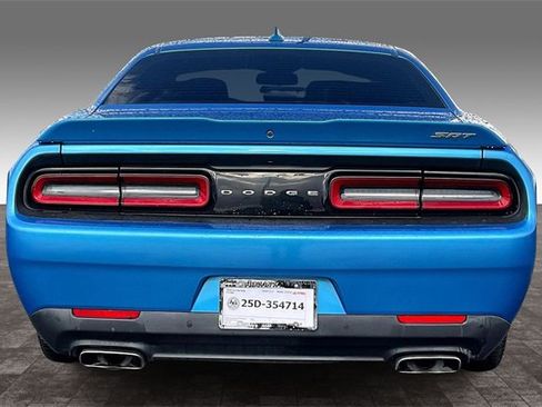 Used 2015 Dodge Challenger SRT image 4