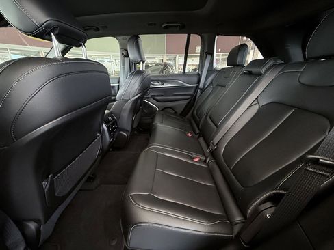 Used 2025 Jeep Grand Cherokee Limited 4xe image 31