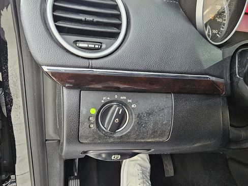 Used 2011 Mercedes-Benz GL 450 4MATIC image 38