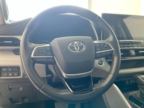 Used 2021 Toyota Highlander Platinum AWD/4WD image 14