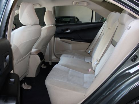 Used 2012 Toyota Camry LE FWD image 18