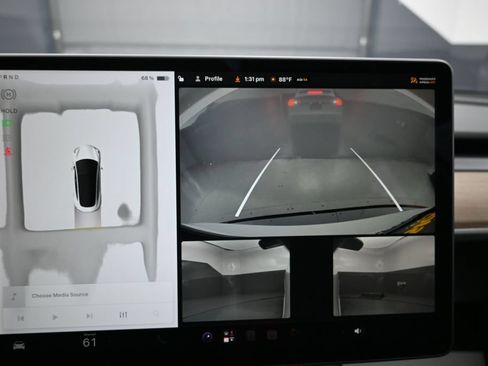 Used 2023 Tesla Model 3 Standard Range RWD image 9
