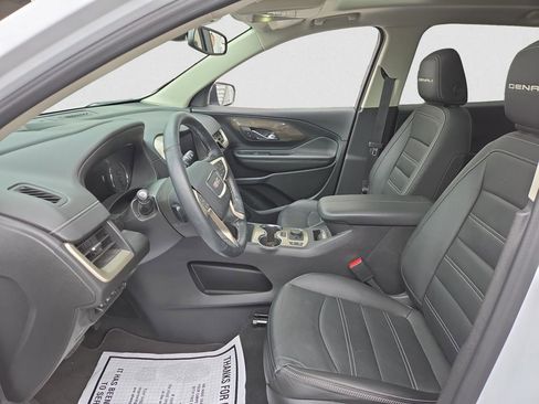 Used 2023 GMC Terrain Denali w/ Denali Premium Package image 13