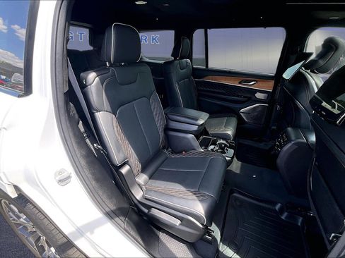 Used 2023 Jeep Grand Cherokee L Summit image 25