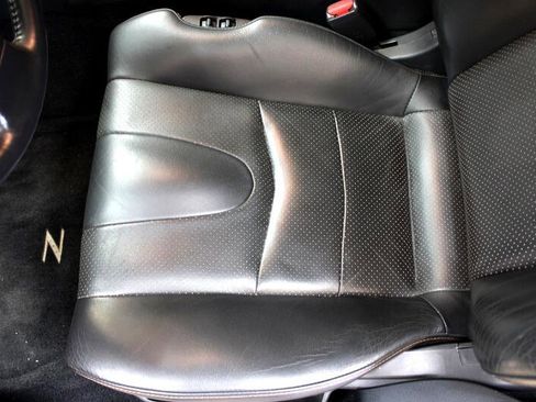 Used 2004 Nissan 350Z Touring w/ Cargo Convenience Pkg image 20