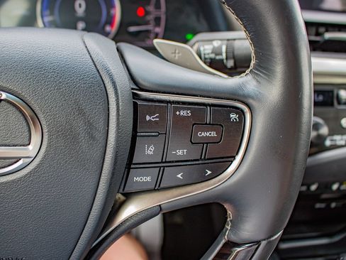 Used 2020 Lexus ES 350 w/ Premium Package FWD image 25