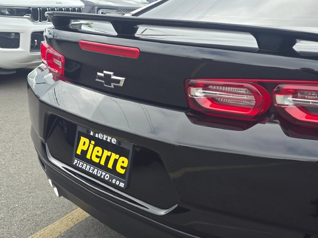 Used 2021 Chevrolet Camaro LT w/ Technology Package RWD image 14