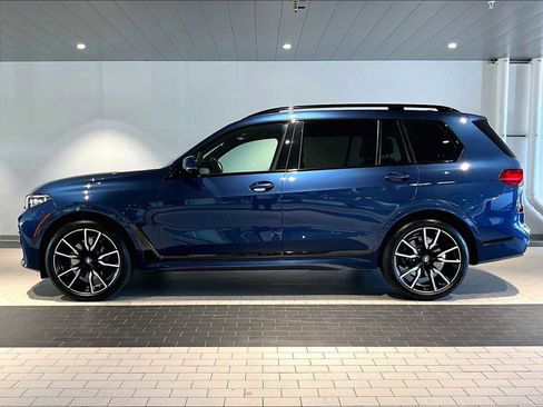 Used 2021 BMW X7 xDrive40i w/ M Sport Package AWD/4WD image 2