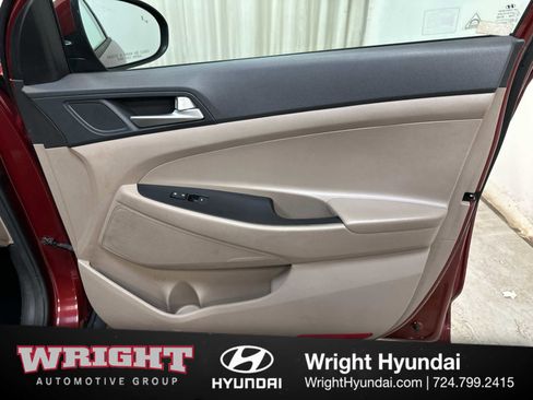Used 2019 Hyundai Tucson SE image 16