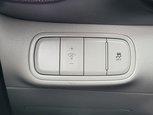 Certified 2026 Hyundai Venue SEL FWD image 19