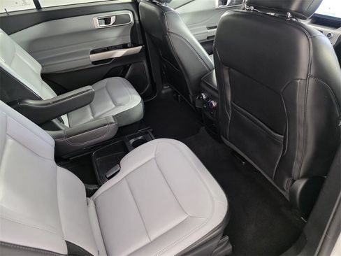 Used 2021 Ford Explorer XLT w/ Equipment Group 202A image 29