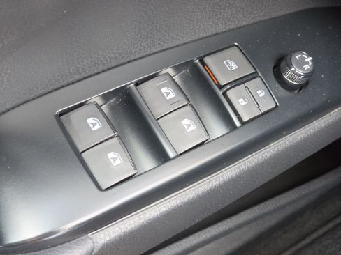 Certified 2020 Toyota Camry LE w/ Sunroof Package image 13