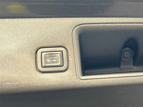 Used 2020 GMC Terrain Denali w/ Denali Premium Package image 17