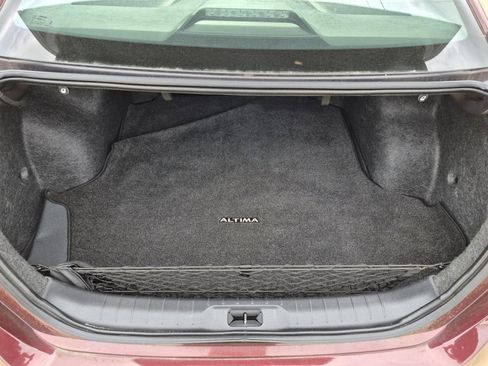 Used 2025 Nissan Altima 2.5 SV FWD image 8