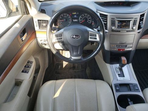 Used 2013 Subaru Outback 2.5i Limited w/ Moonroof Pkg AWD/4WD image 16