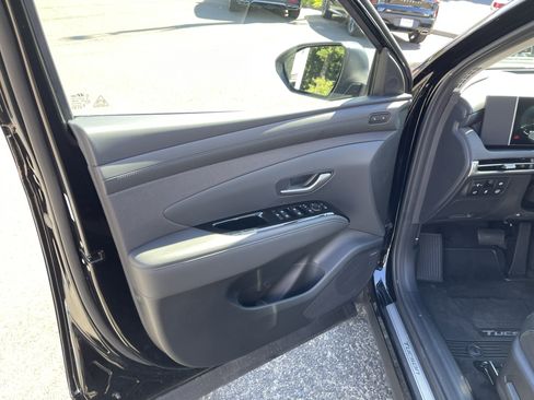 Used 2026 Hyundai Tucson Limited AWD/4WD image 16