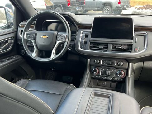 Used 2023 Chevrolet Suburban Premier AWD/4WD image 25
