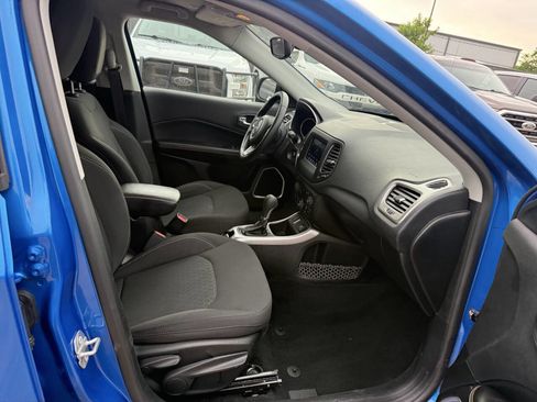 Used 2018 Jeep Compass Sport w/ Tech Group FWD image 10
