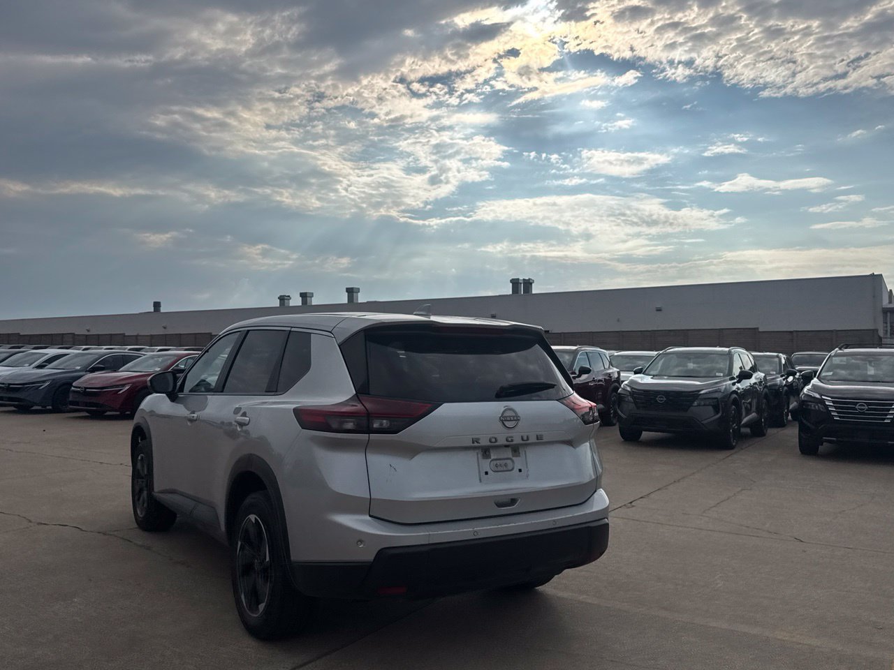 Certified 2025 Nissan Rogue SV FWD image 19