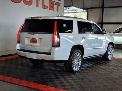 Used 2018 Cadillac Escalade Premium Luxury image 8