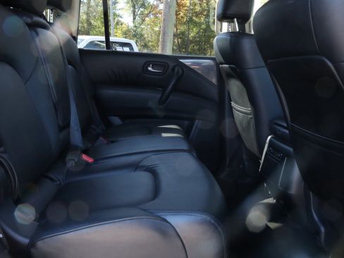 Used 2024 Nissan Armada SV image 18