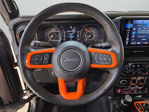 Used 2024 Jeep Gladiator Mojave w/ Technology Group AWD/4WD image 21