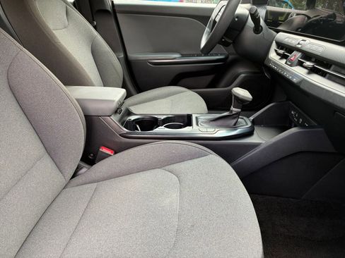 Used 2025 Kia K4 FWD image 41