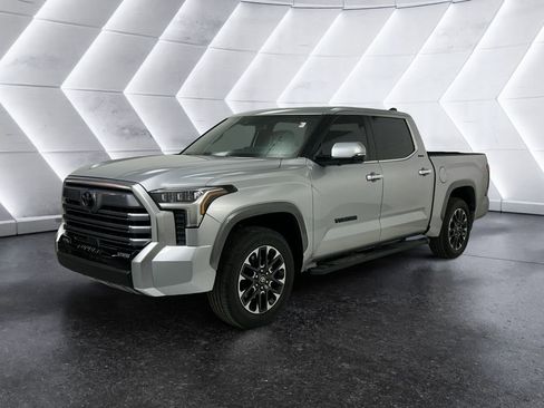 Used 2025 Toyota Tundra Limited AWD/4WD image 3