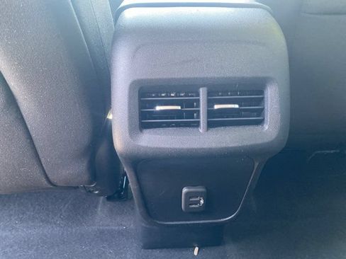 Used 2020 Chevrolet Equinox LS w/ LPO, Floor Liner Package FWD image 8