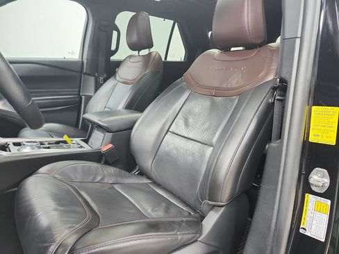 Used 2023 Ford Explorer Platinum w/ Technology Package AWD/4WD image 10