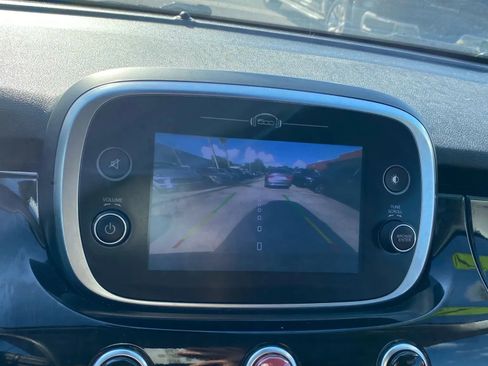 Used 2018 FIAT 500X Lounge w/ Advanced Safety Package image 10