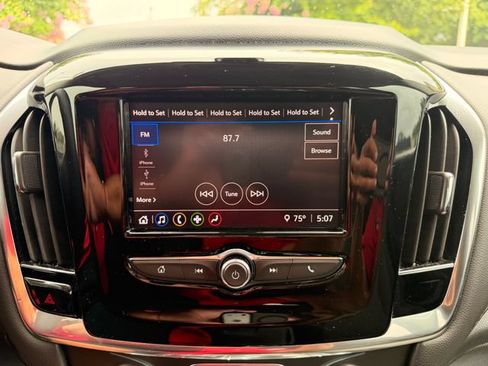 Used 2020 Chevrolet Traverse LS FWD image 17