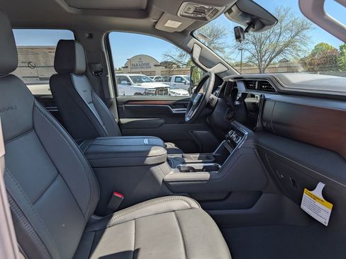 New 2026 GMC Sierra 3500 Denali w/ Denali Reserve Package AWD/4WD image 25