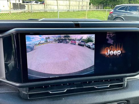 Used 2025 Jeep Wrangler Sport AWD/4WD image 13