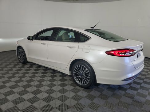 Used 2017 Ford Fusion SE w/ Fusion SE Technology Package image 6