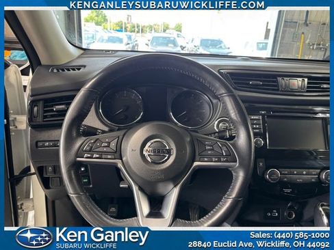 Used 2018 Nissan Rogue SV AWD/4WD image 13