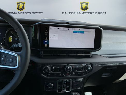 Used 2025 Jeep Wrangler Sahara w/ Safety Group image 13