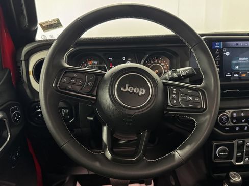 Used 2025 Jeep Wrangler Unlimited Sport AWD/4WD image 4
