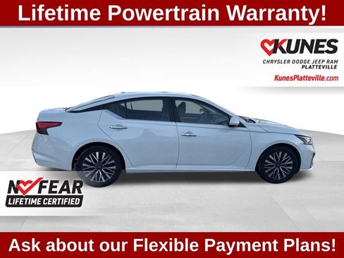 Used 2023 Nissan Altima 2.5 SV image 11